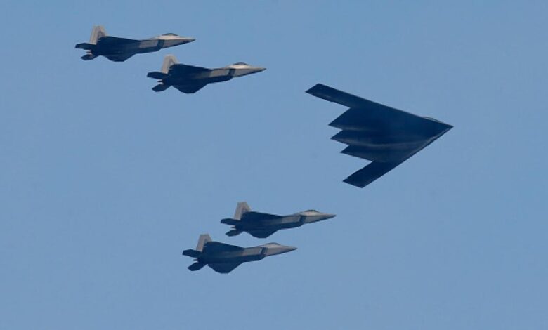 قاذفة أميركية من طراز "بي 2"، 4 يوليو 2020 (Getty)